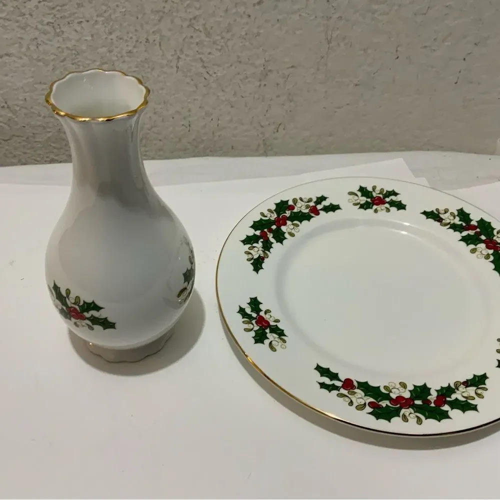 TUDOR ROSE CHINA FESTIVE GARLANDS BUD VASE & SALAD PLATE 8 1/8 ENGLAND G12